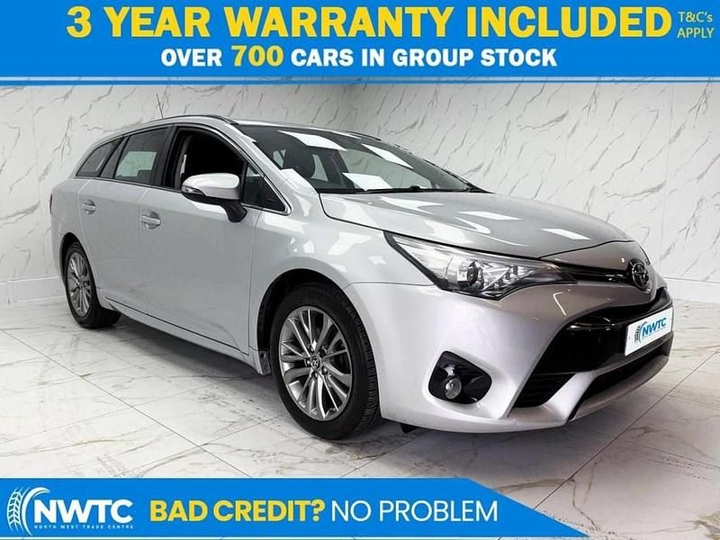 Used Toyota Avensis Business Edition 112 HP (82 kW) 2016 Silver Estate