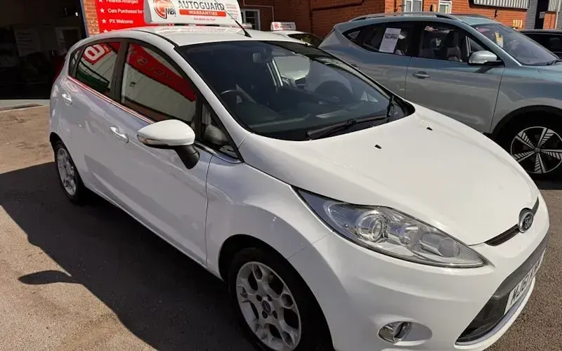 Used Ford Fiesta Zetec 82 HP (60 kW) 2011 Hatchback