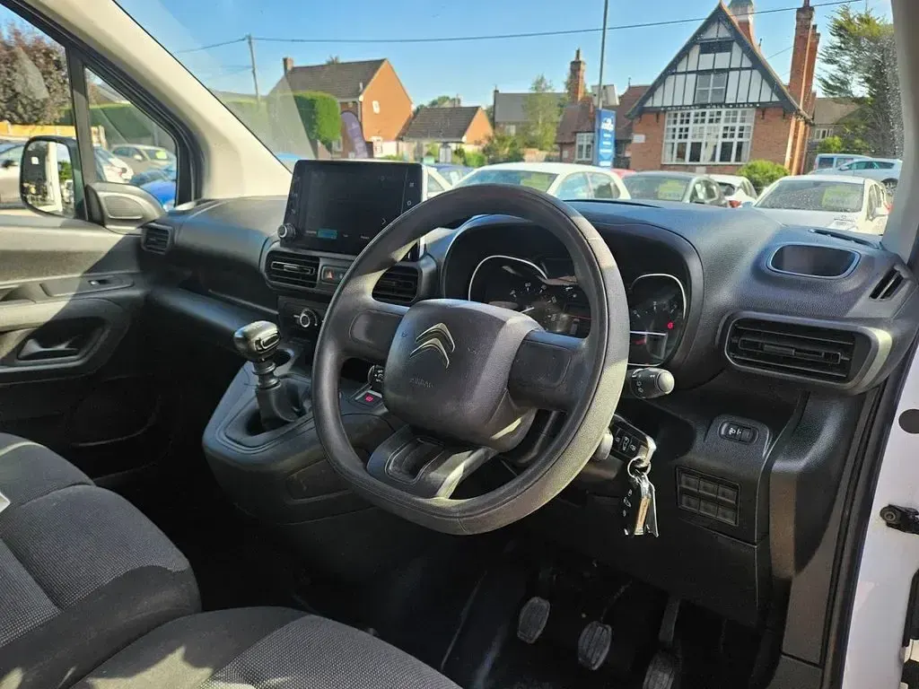 Used Citroën Berlingo 2022 White MPV
