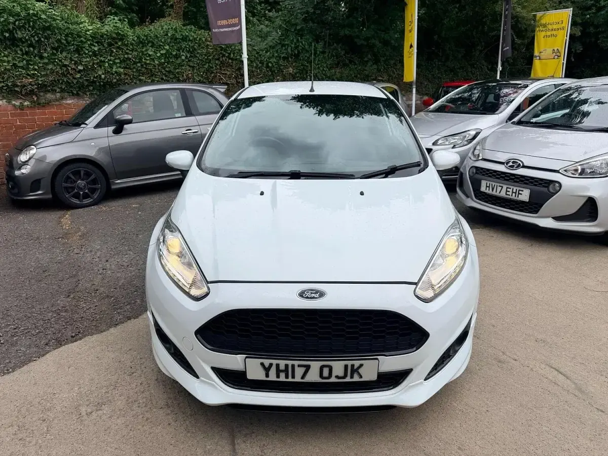 Used Ford Fiesta ST-Line 125 HP (91 kW) 2017 White Hatchback