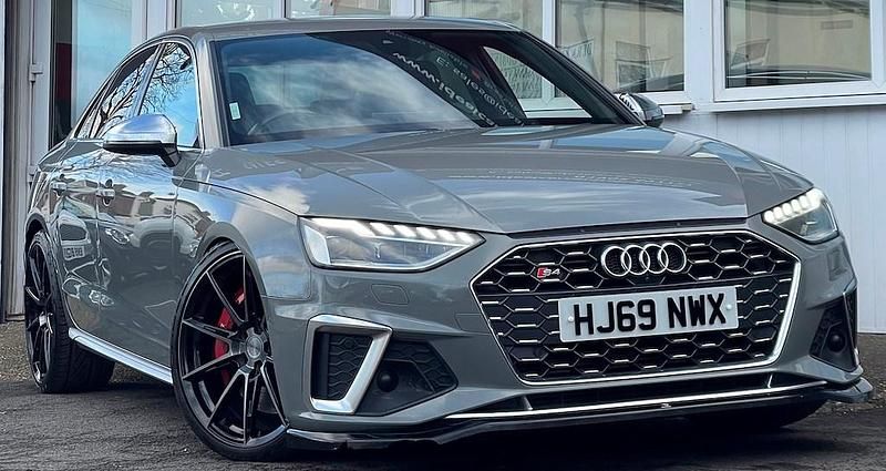 Usado Audi S4 347 HP (255 kW) 2019 Cinzento Sedan