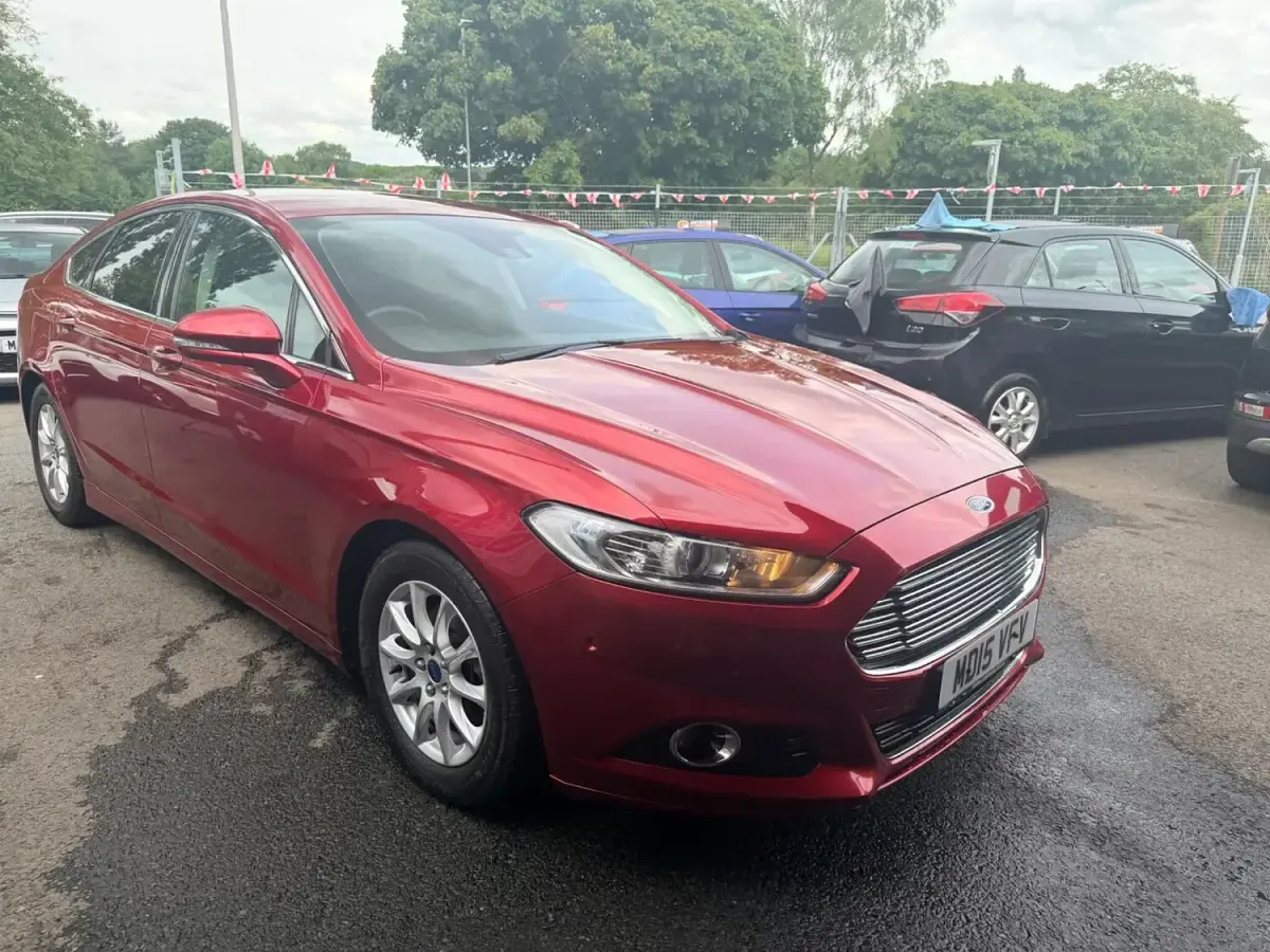 Used Ford Mondeo Titanium 150 HP (110 kW) 2015 Red Hatchback