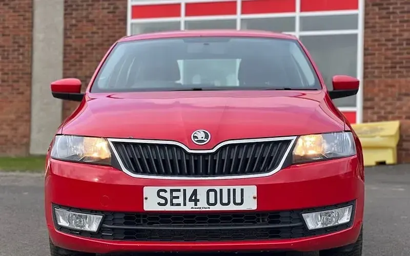 Used Skoda Rapid SE 105 HP (77 kW) 2014 Hatchback