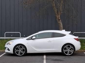 Used Vauxhall Astra GTC Limited 136 HP (100 kW) 2017 White Coupe