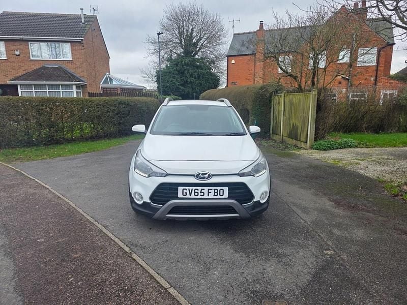 Used Hyundai i20 Active 2016 White Hatchback