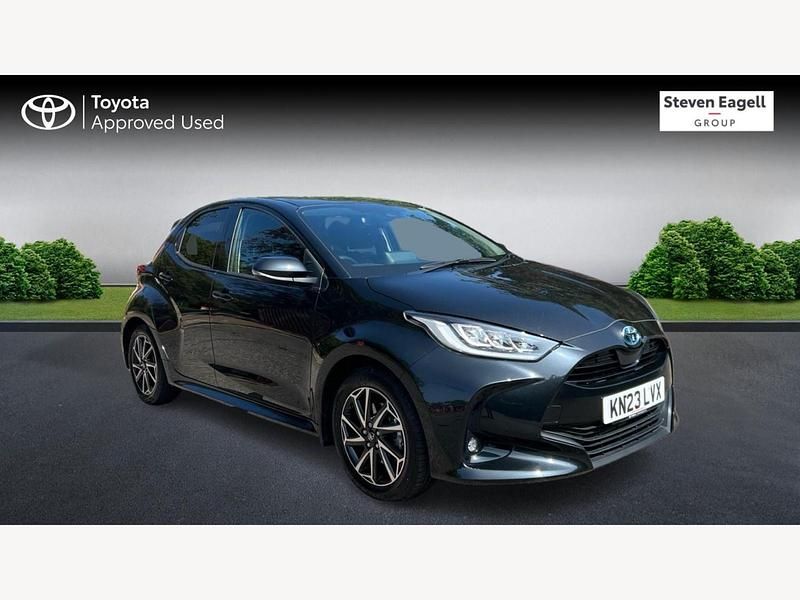 Black Used 2023 Toyota Yaris Hybrid Design Hatchback | £17,399 (Fair price) - Image 1/3