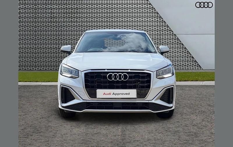 Used Audi Q2 S-Line 147 HP (108 kW) 2023 White SUV
