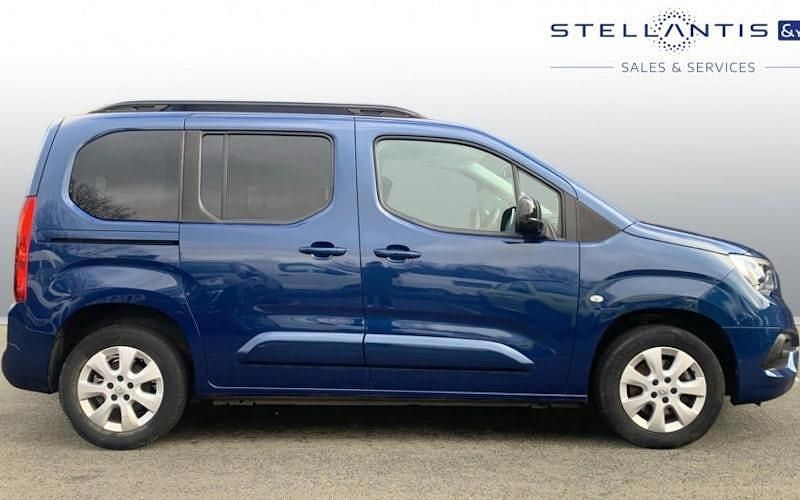 Used Vauxhall Combo Elite 131 HP (96 kW) 2022 Blue Estate