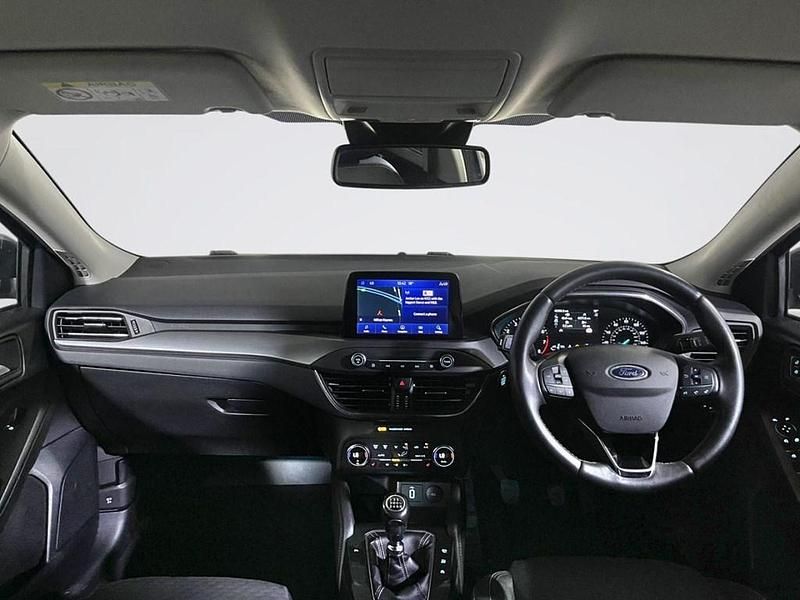 Usado Ford Focus Titanium X 125 CV (91 kW) 2020 Gris Utilitario