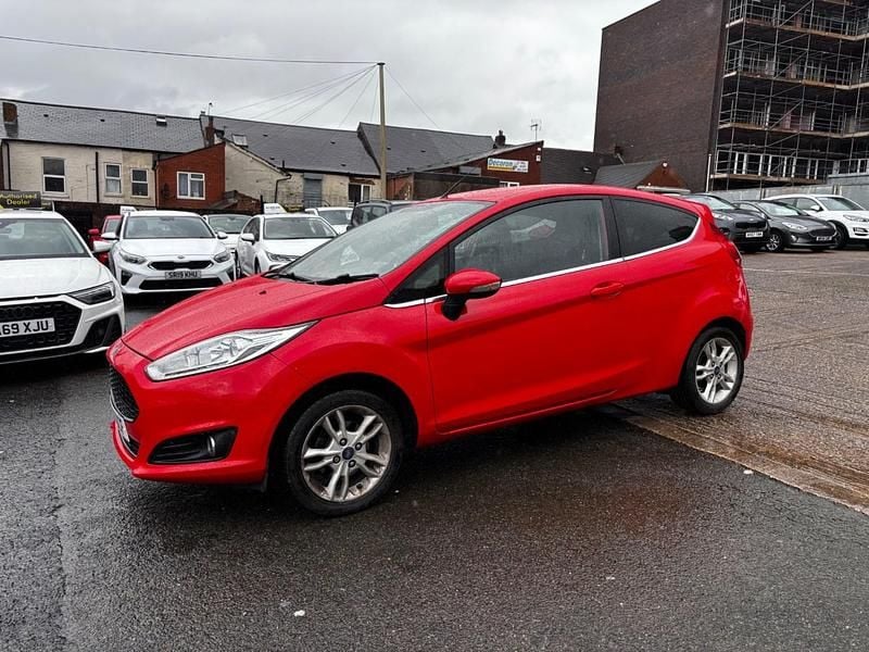Used Ford Fiesta Zetec 2016 Red Hatchback