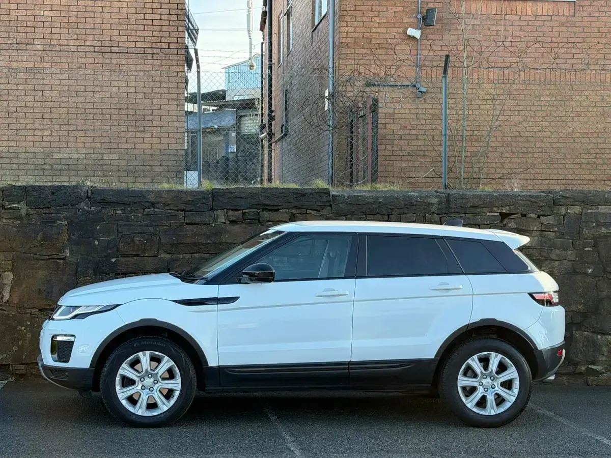 Gebraucht Land Rover Range Rover evoque SE 2018 Weiß Kombi