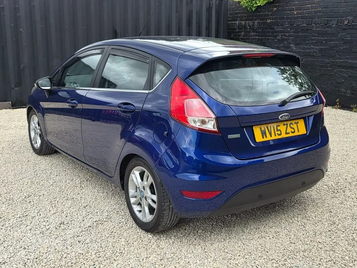 Used Ford Fiesta Zetec 2015 Blue Hatchback