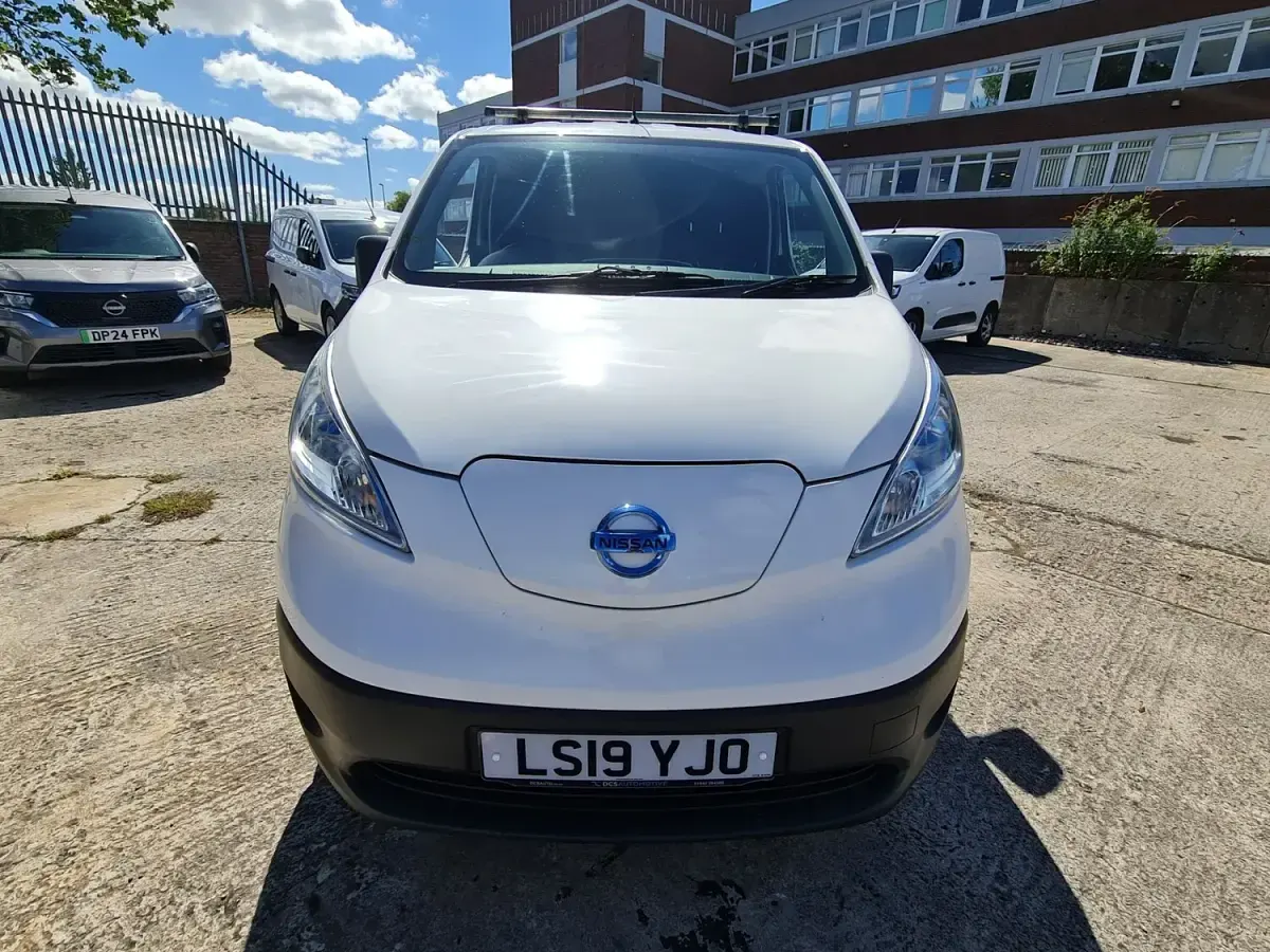 Used Nissan e-NV200 Acenta 80 kW (109 HP) 2019 White MPV