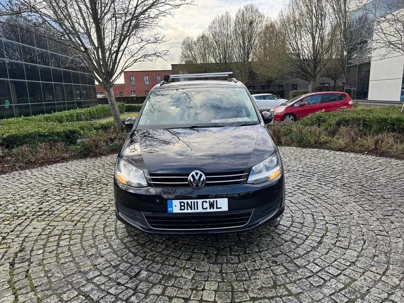 Begagnad VW Sharan SE 140 HK (102 kW) 2011 Svart Minibuss