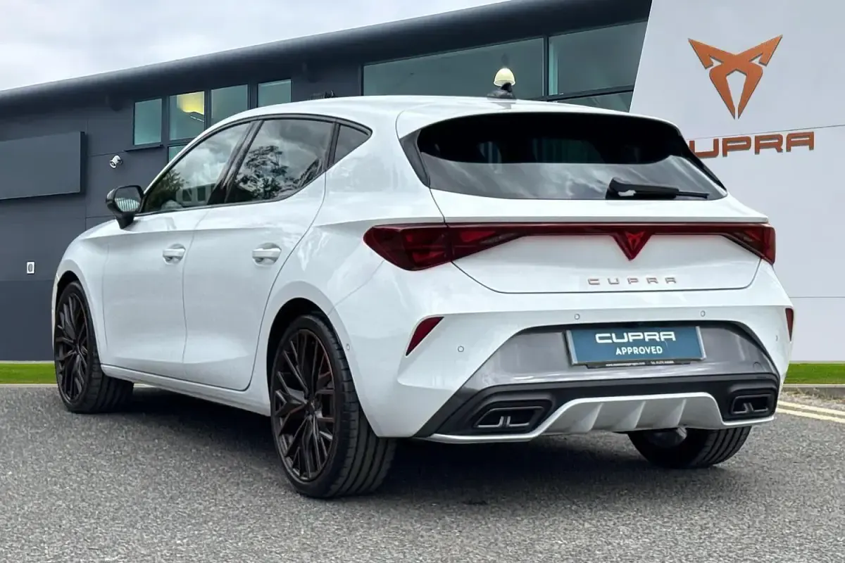 New Cupra Leon 2025 White Hatchback