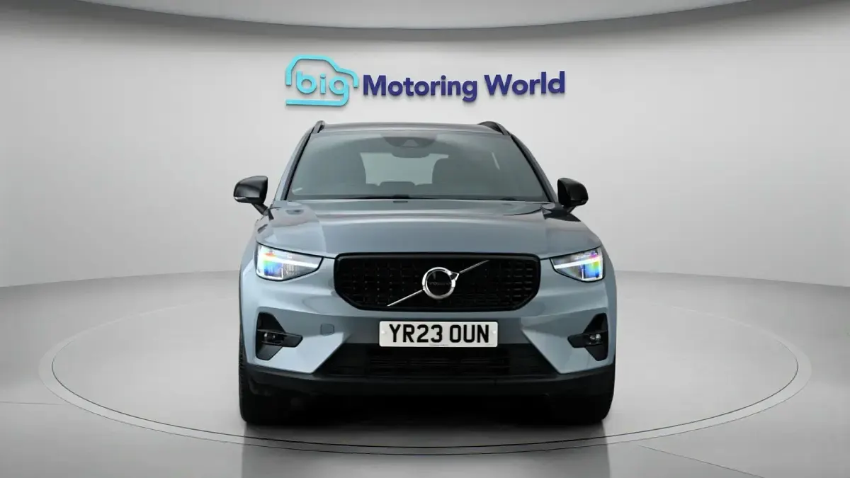 Used Volvo XC40 Plus 211 HP (155 kW) 2023 Grey SUV