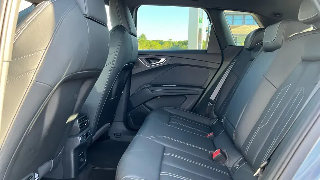 Used Audi Q4 e-tron Black Edition 210 kW (286 HP) 2025 Blue SUV