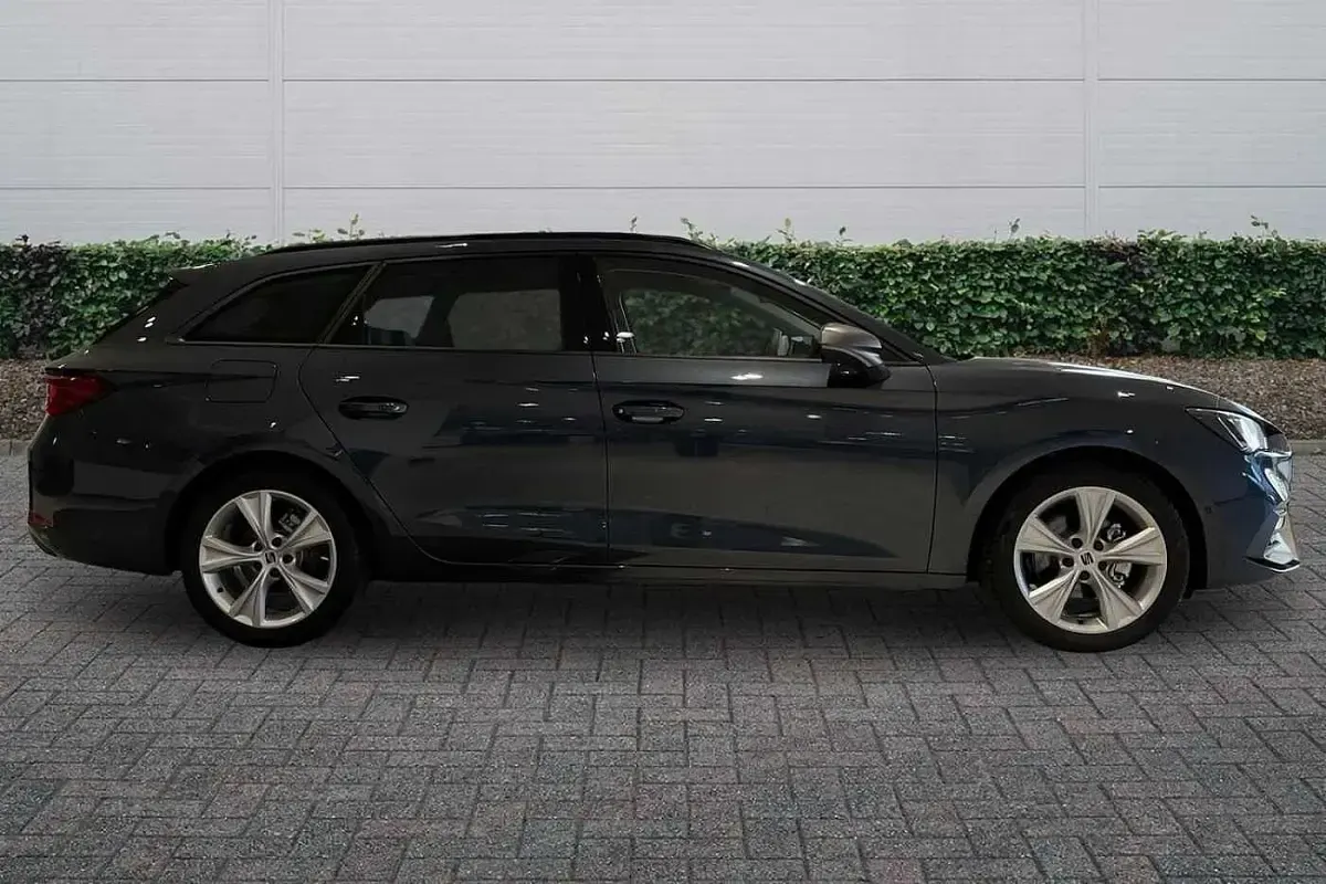 New Seat Leon FR 2026 Magnetic grey Estate