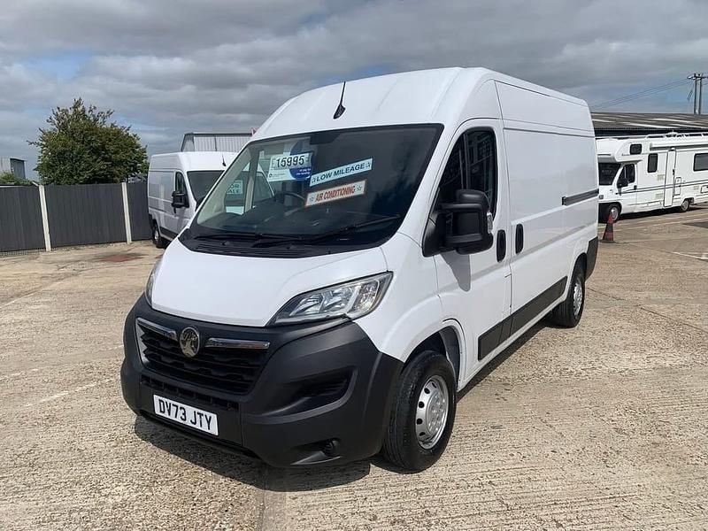 White Used 2023 Vauxhall Movano Van | £14,995 (Good price) - Image 1/4