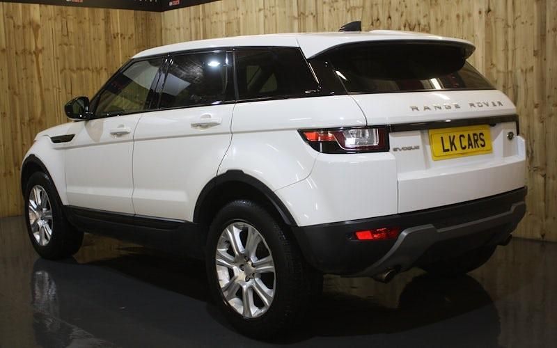 Used Land Rover Range Rover evoque SE 150 HP (110 kW) 2018 Hatchback