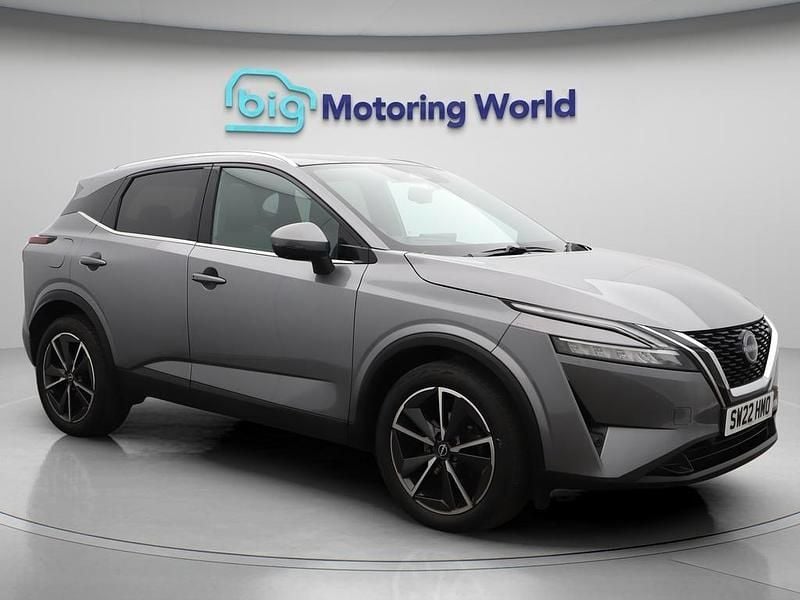Grey Used 2022 Nissan Qashqai Tekna SUV | £22,225 (A bit pricey) - Image 1/4