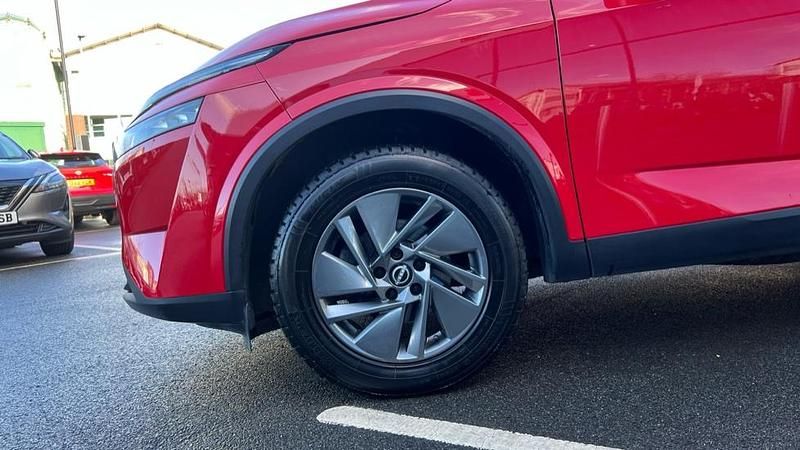 Used Nissan Qashqai Acenta Premium 158 HP (116 kW) 2023 Red SUV