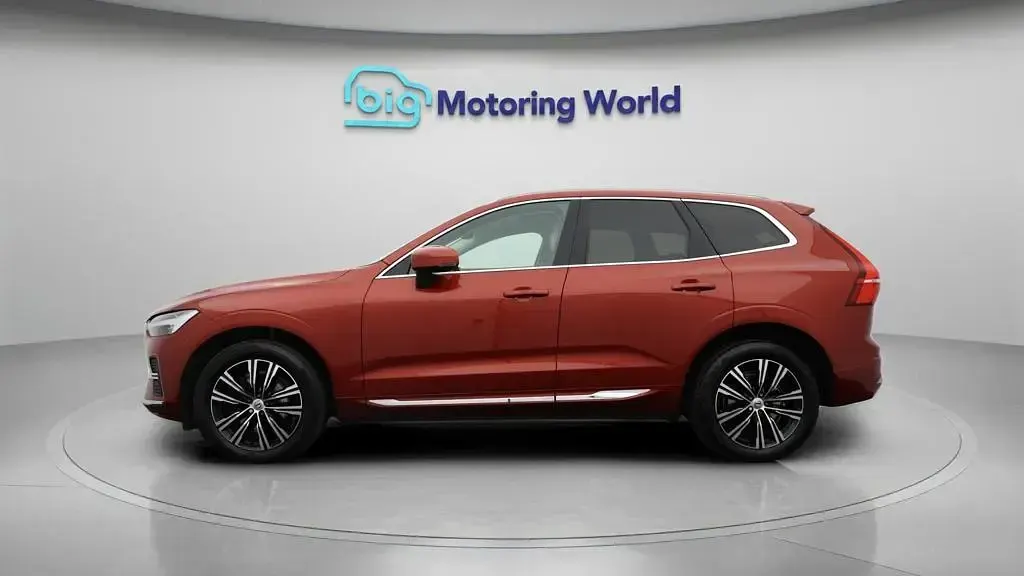 Used Volvo XC60 Inscription 250 HP (183 kW) 2021 Red SUV