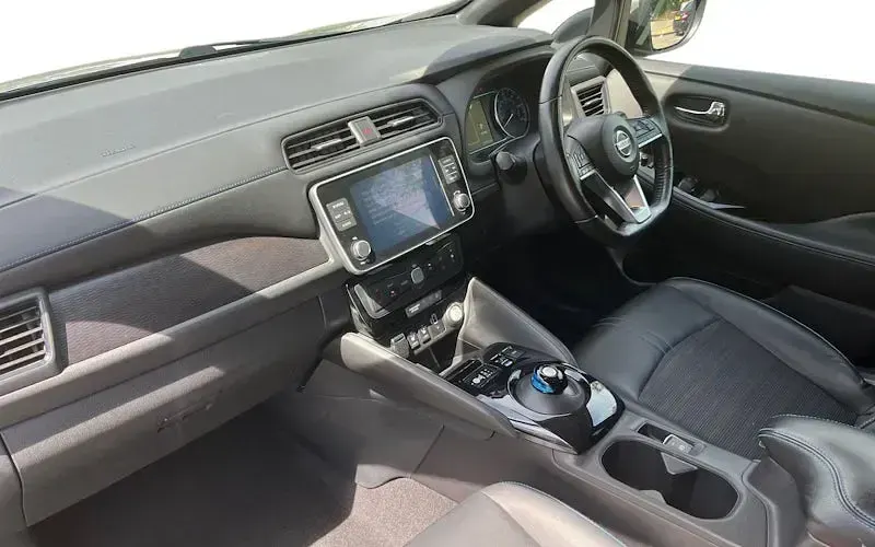 Used Nissan Leaf N-TEC 160 kW (218 HP) 2020 Silver Hatchback