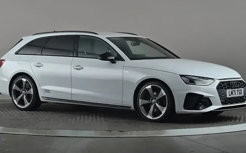 Gebraucht Audi A4 Black Edition 150 PS (110 kW) 2021 Kombi