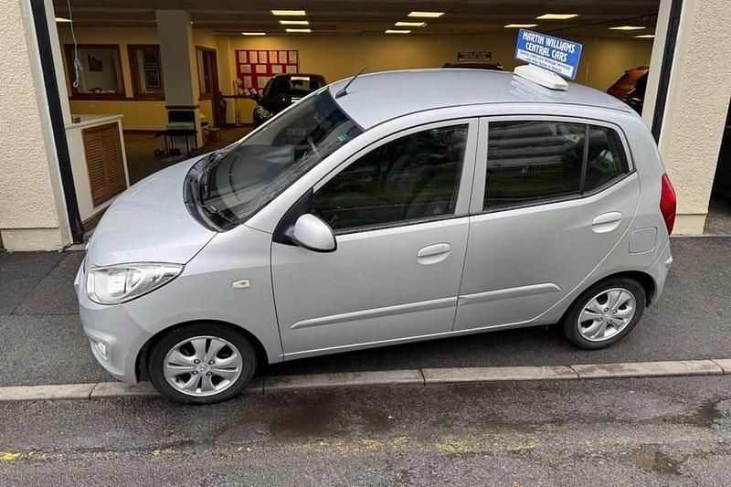 Silver Used 2013 Hyundai i10 Active Hatchback | £3,690 (A bit pricey) - Image 1/1