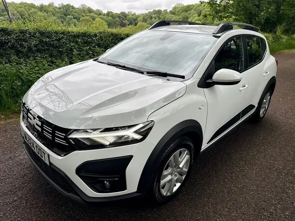 Used Dacia Sandero Expression 90 HP (66 kW) 2024 White Hatchback