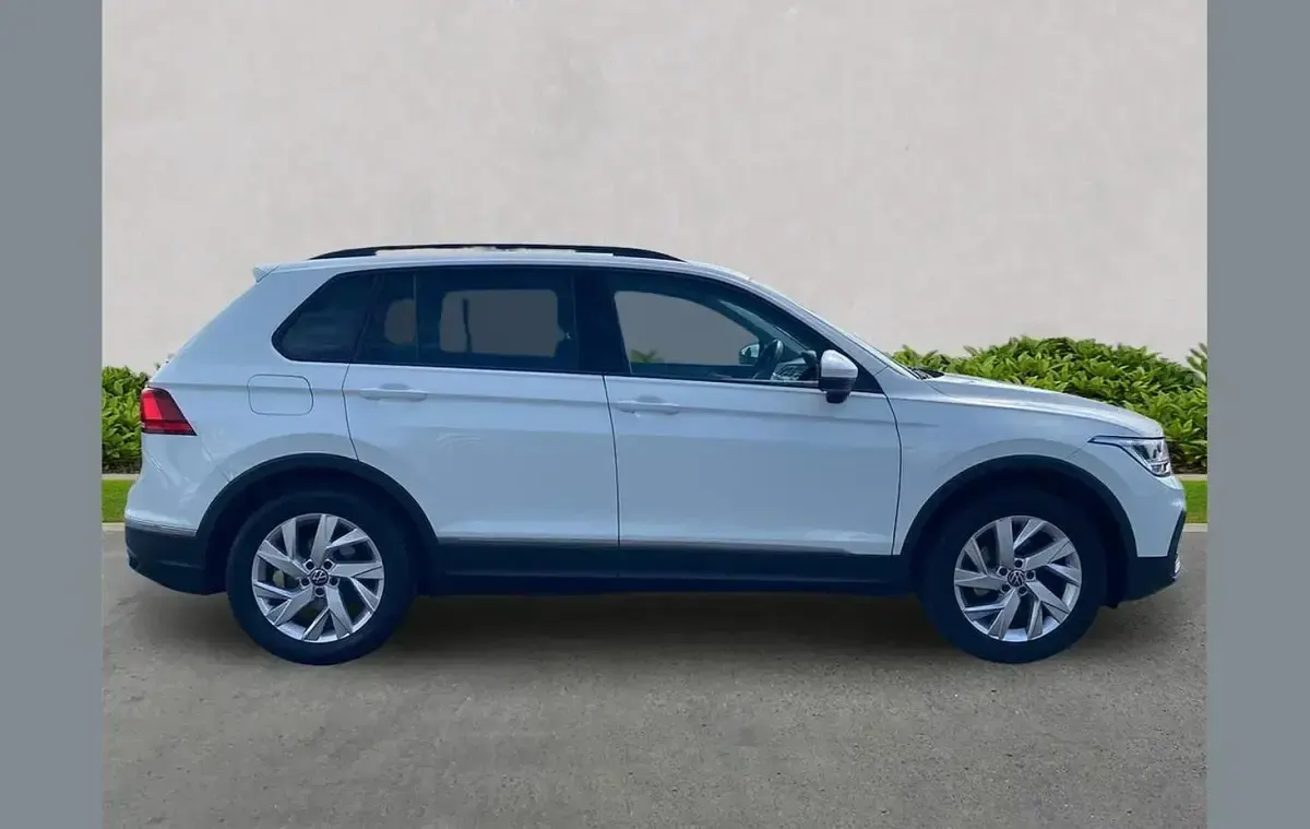 Used VW Tiguan Life 130 HP (95 kW) 2021 White SUV