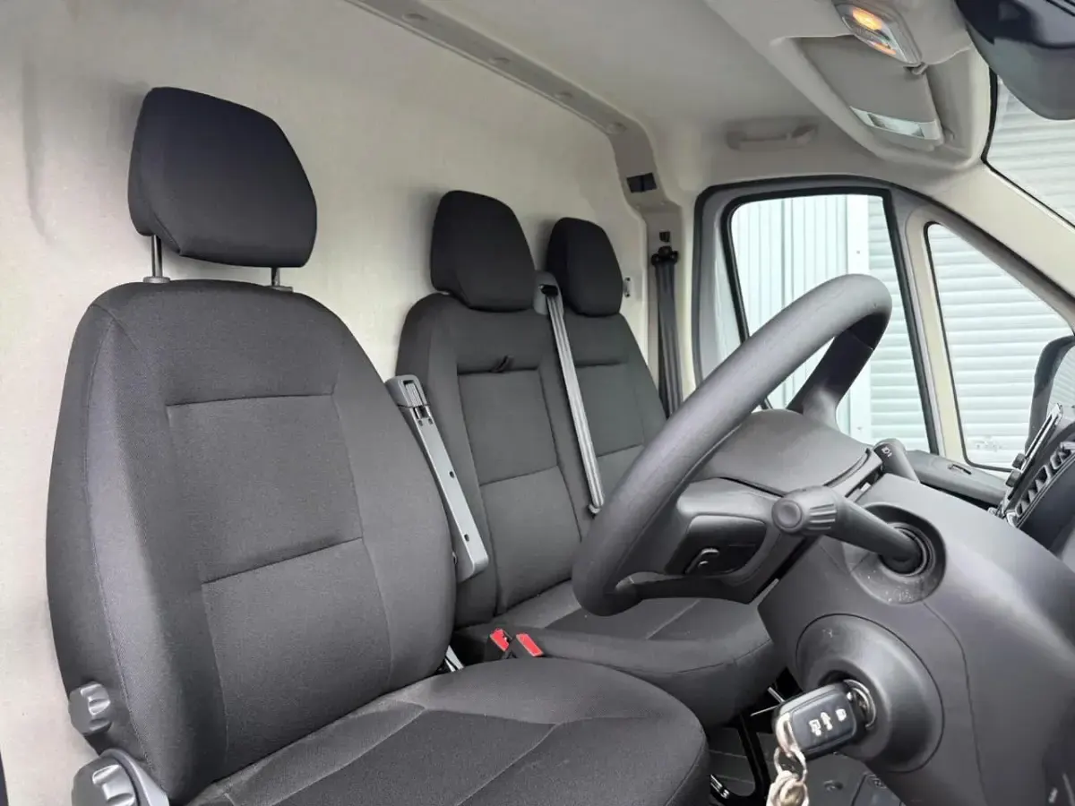 Used Citroën Relay 140 HP (102 kW) 2025 Grey Van
