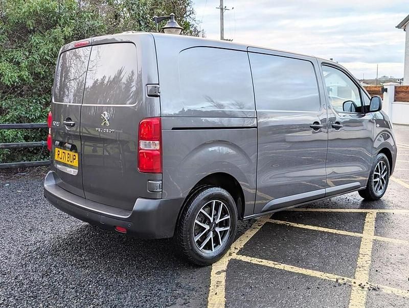 Used Peugeot Expert Premium 142 HP (104 kW) 2021 Grey Van