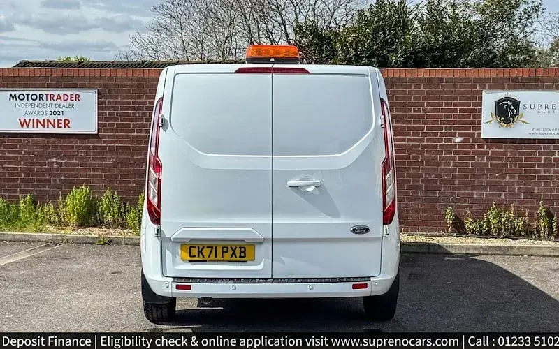 Used Ford Transit Custom Limited 131 HP (96 kW) 2021 White Van
