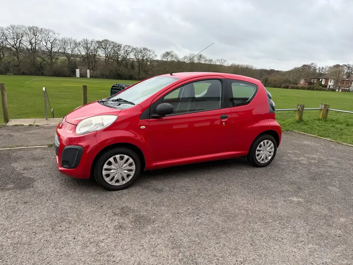 Used Citroën C1 68 HP (50 kW) 2012 Red Hatchback