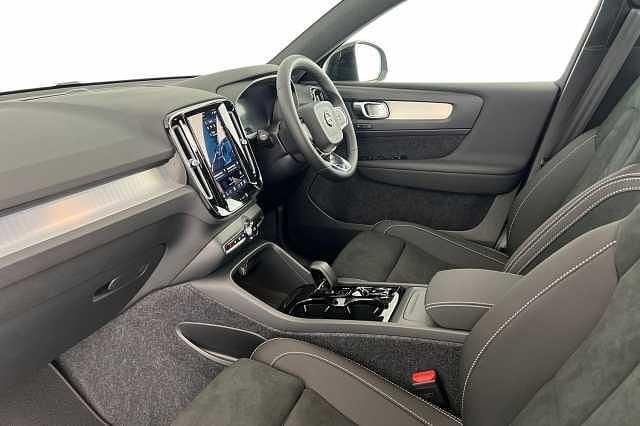 New Volvo XC40 Plus 163 HP (119 kW) 2025 Denim blue SUV