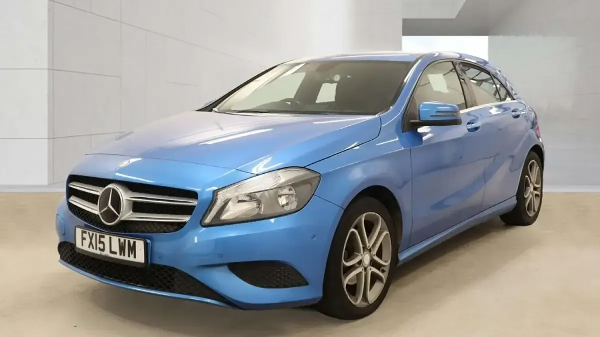 Used Mercedes A180 109 HP (80 kW) 2015 Blue Hatchback
