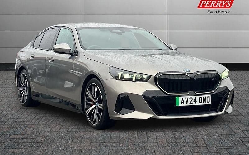 Used 2025 BMW i5 M Sport Sedan | £41,380 (Good price) - Image 1/4