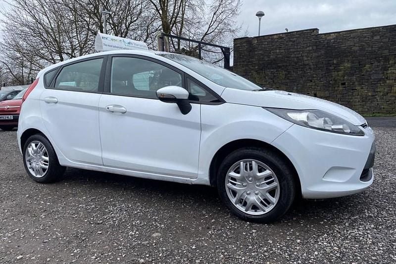Used Ford Fiesta Style 82 HP (60 kW) 2009 White Hatchback