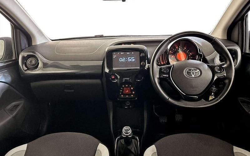 Used Toyota Aygo x-press 69 HP (50 kW) 2017 Grey Hatchback