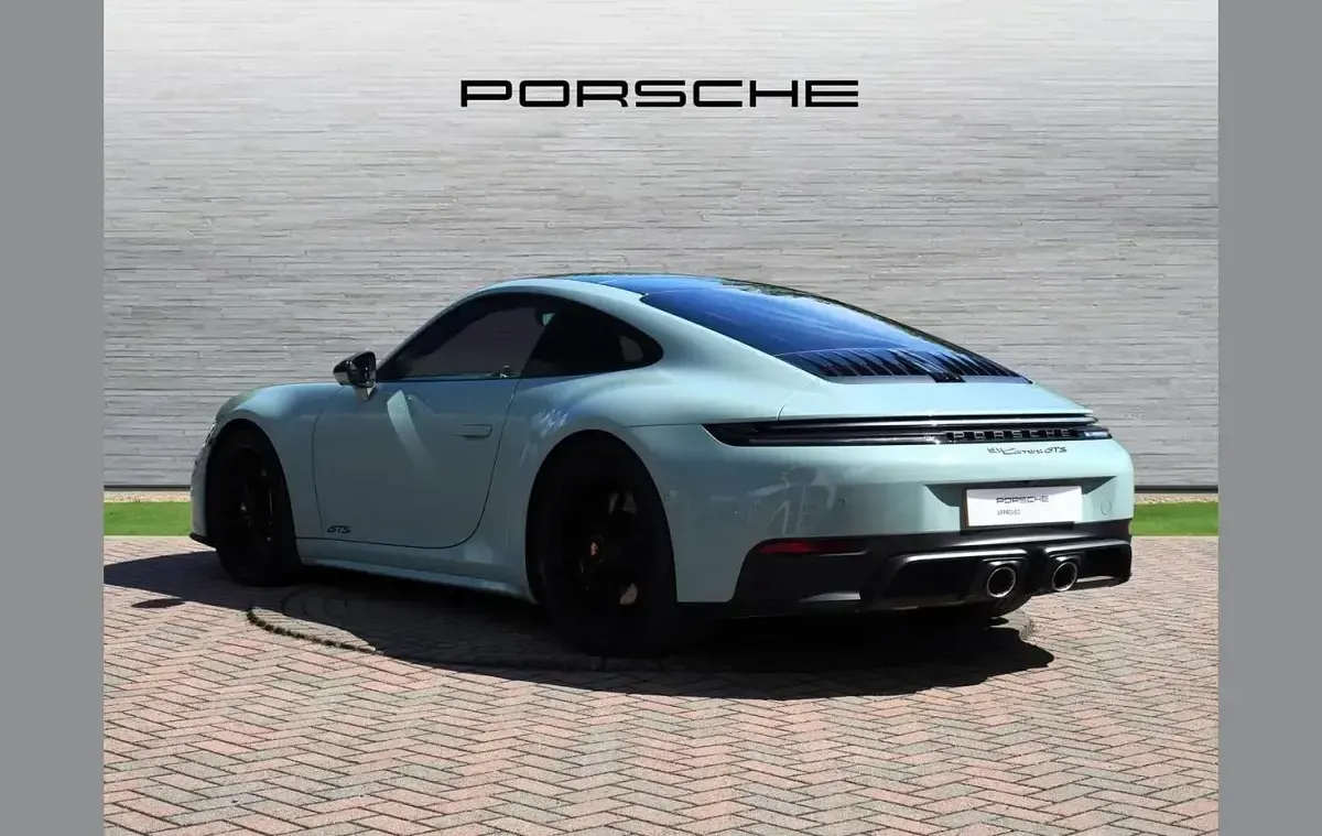 New Porsche 911 534 HP (392 kW) 2025 Green Coupe