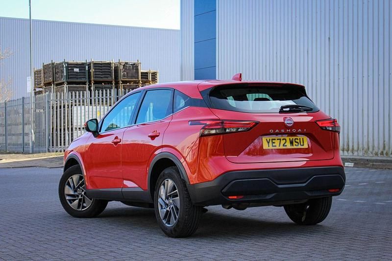 Used Nissan Qashqai Acenta Premium 2022 Red SUV