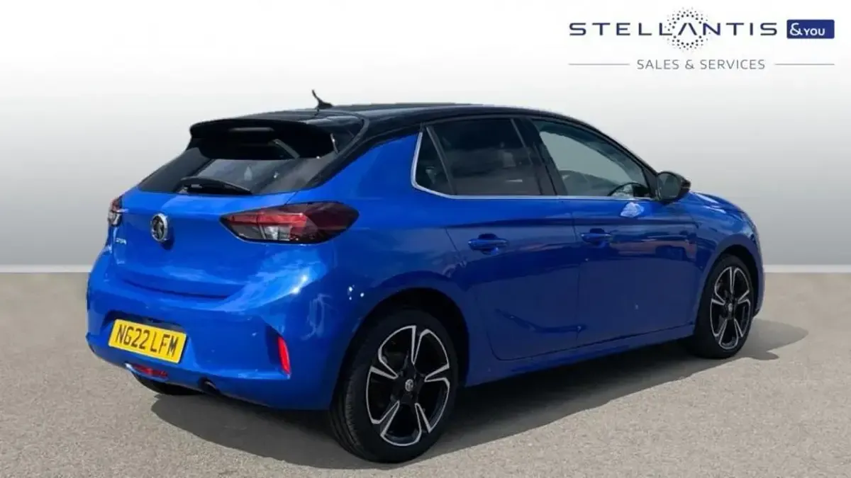 Używany Vauxhall Corsa Edition 101 KM (74 kW) 2022 Niebieski Hatchback