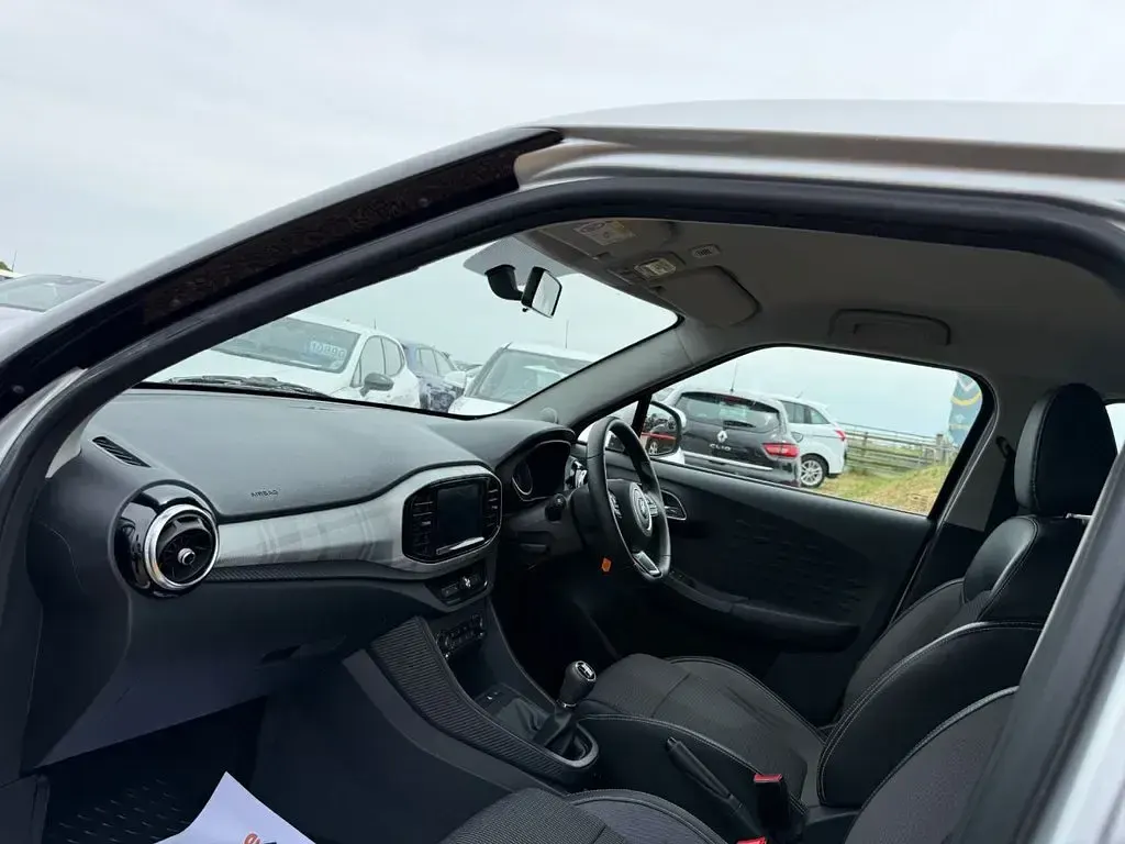 Used MG MG3 Exclusive 106 HP (77 kW) 2019 Silver Hatchback