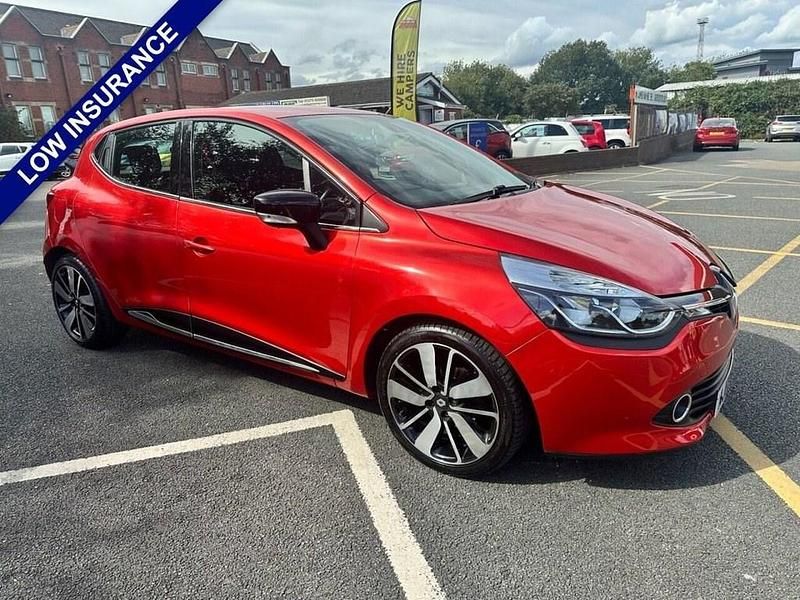 Red Used 2016 Renault Clio IV Dynamique Hatchback | £6,795 (Fair price) - Image 1/4