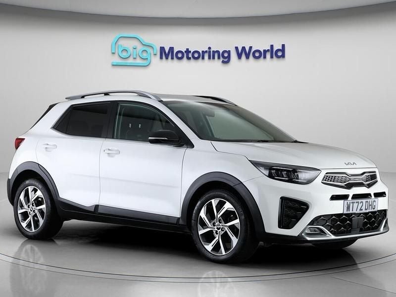 White Used 2022 Kia Stonic 4 SUV | £14,400 (Fair price) - Image 1/4