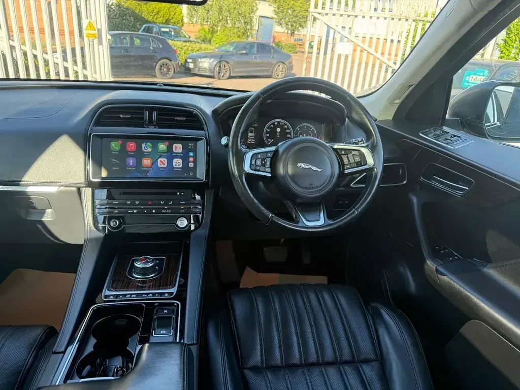 Used Jaguar F-Pace Portfolio 300 HP (220 kW) 2017 Black SUV