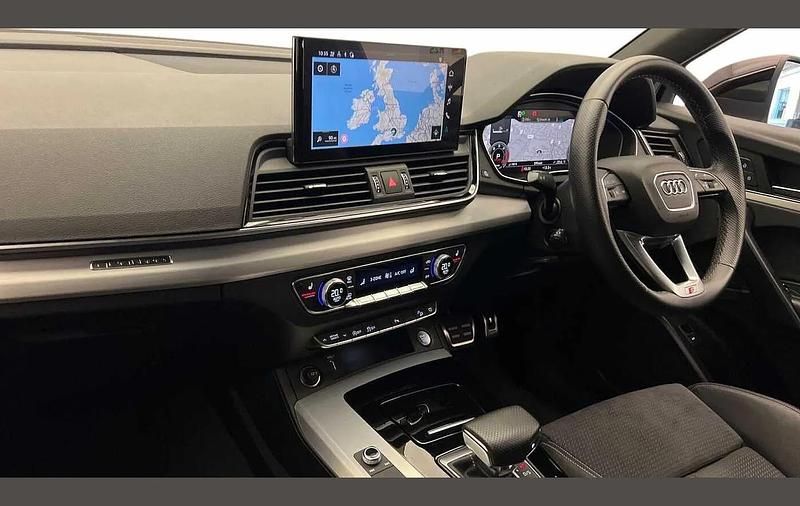 Używany Audi Q5 S-Line 200 KM (147 kW) 2023 Czarny SUV
