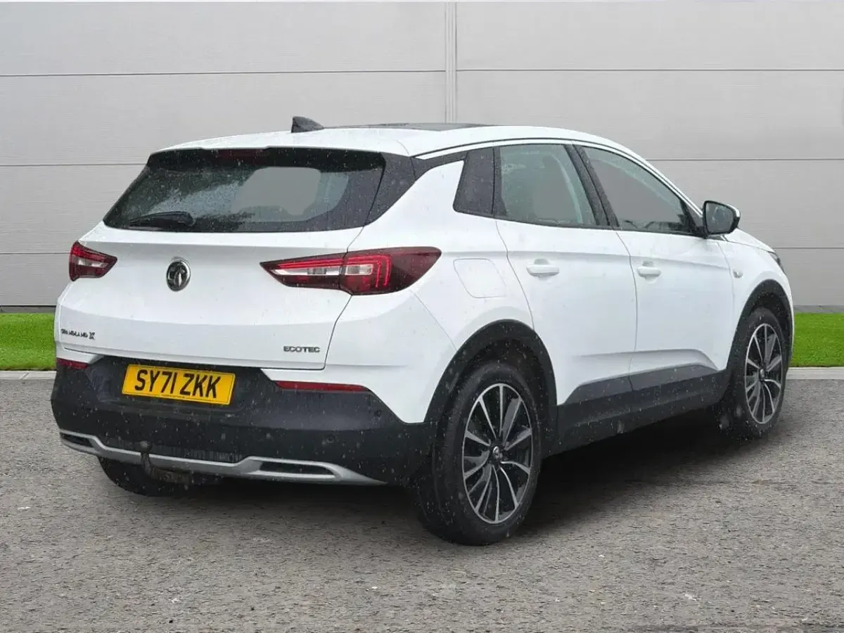 Used Vauxhall Grandland X Elite 128 HP (94 kW) 2022 White SUV
